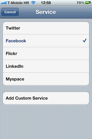 En iOS 5 habrá integración con más redes sociales que Twitter, como por ejemplo Facebook, iOS 5 Contacts add profile